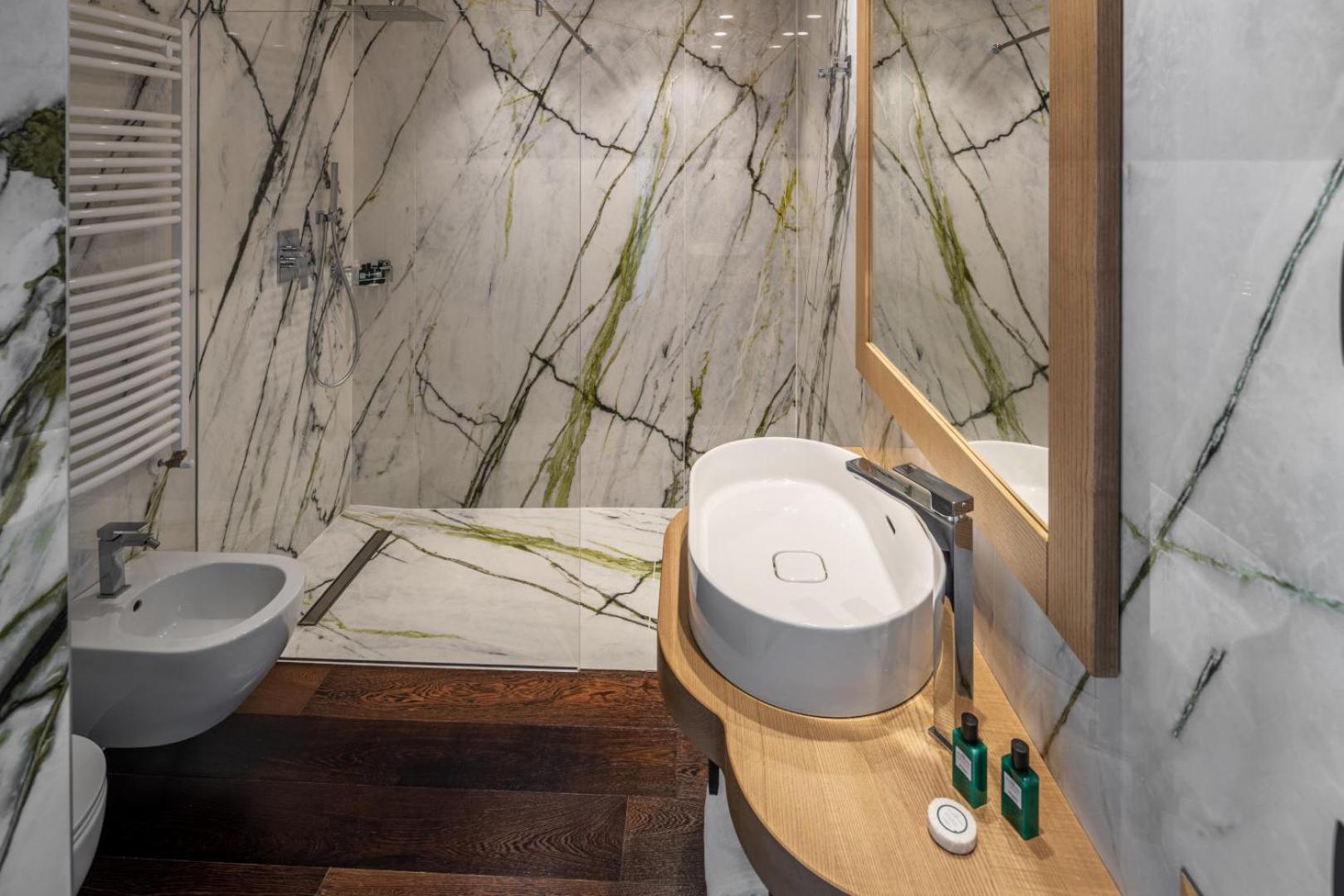Aris Apartments & Sky Pool - Tonelli Hotels - Adult Friendly Riva del Garda Værelse billede